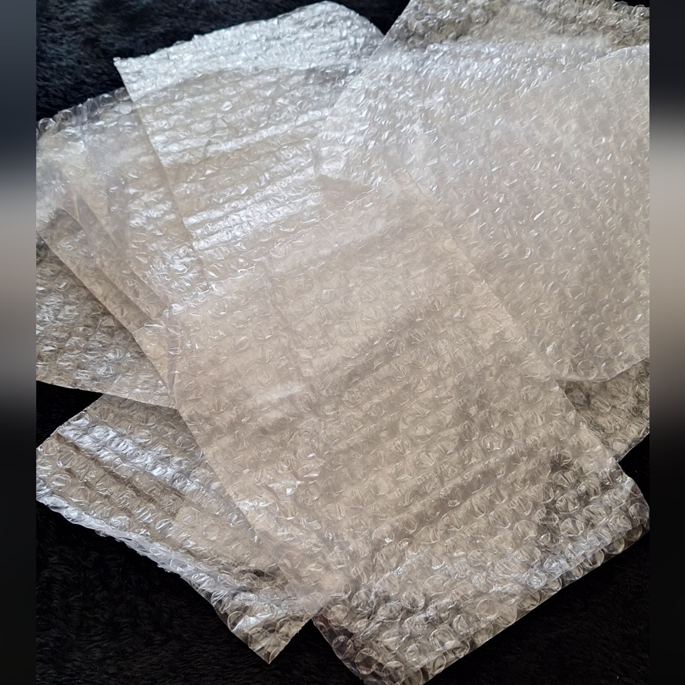 15ct. 8x10 Transparent Bubble Bags ✨️PRICE FIRM✨️ - Picture 4 of 6